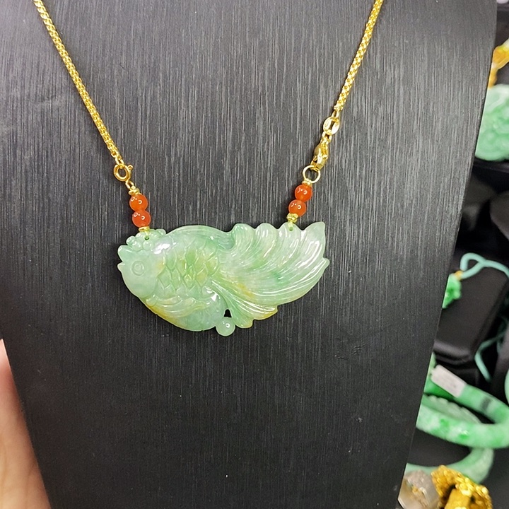 翡翠未镶嵌颈饰吊坠