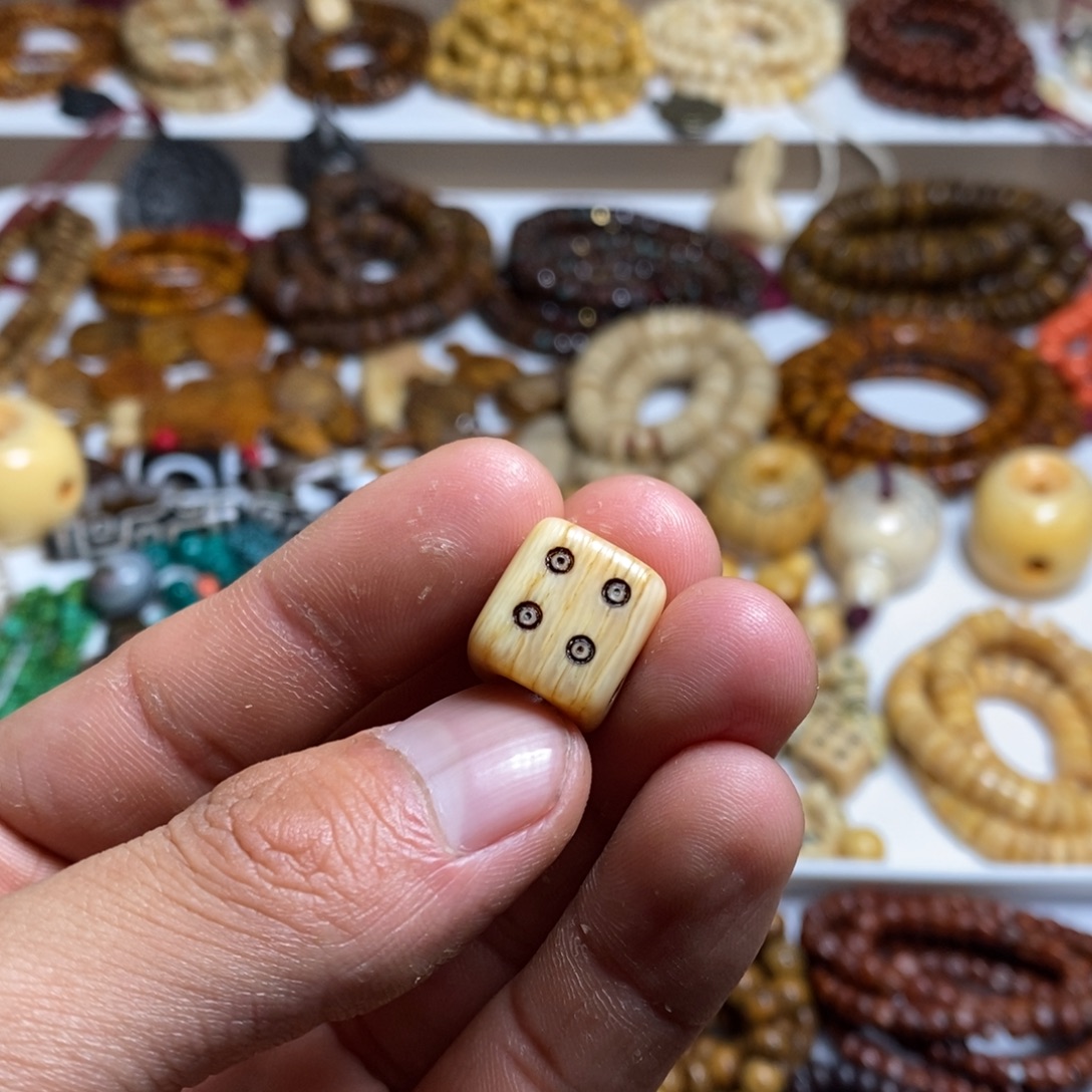 8***7大叶紫檀（黑酸枝木类）