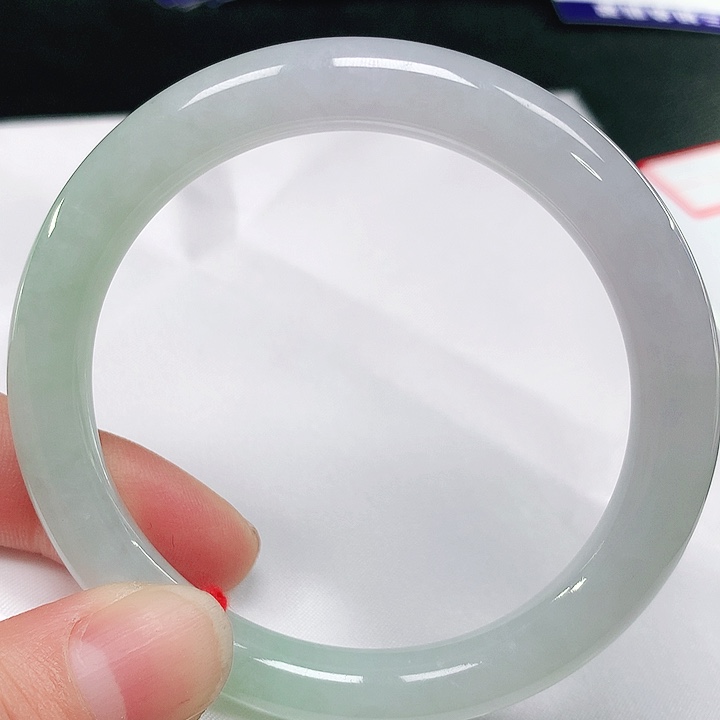 翡翠手镯未镶嵌天然翡翠手镯