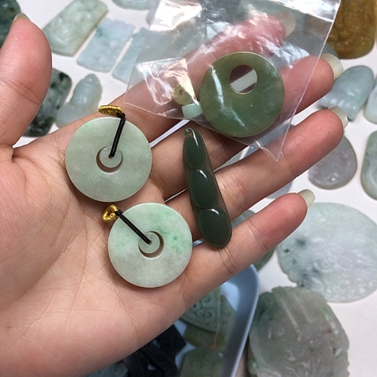 平***乐定制翡翠未镶嵌翡翠