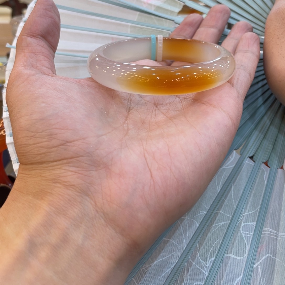 玛瑙/玉髓手镯未镶嵌柚*?