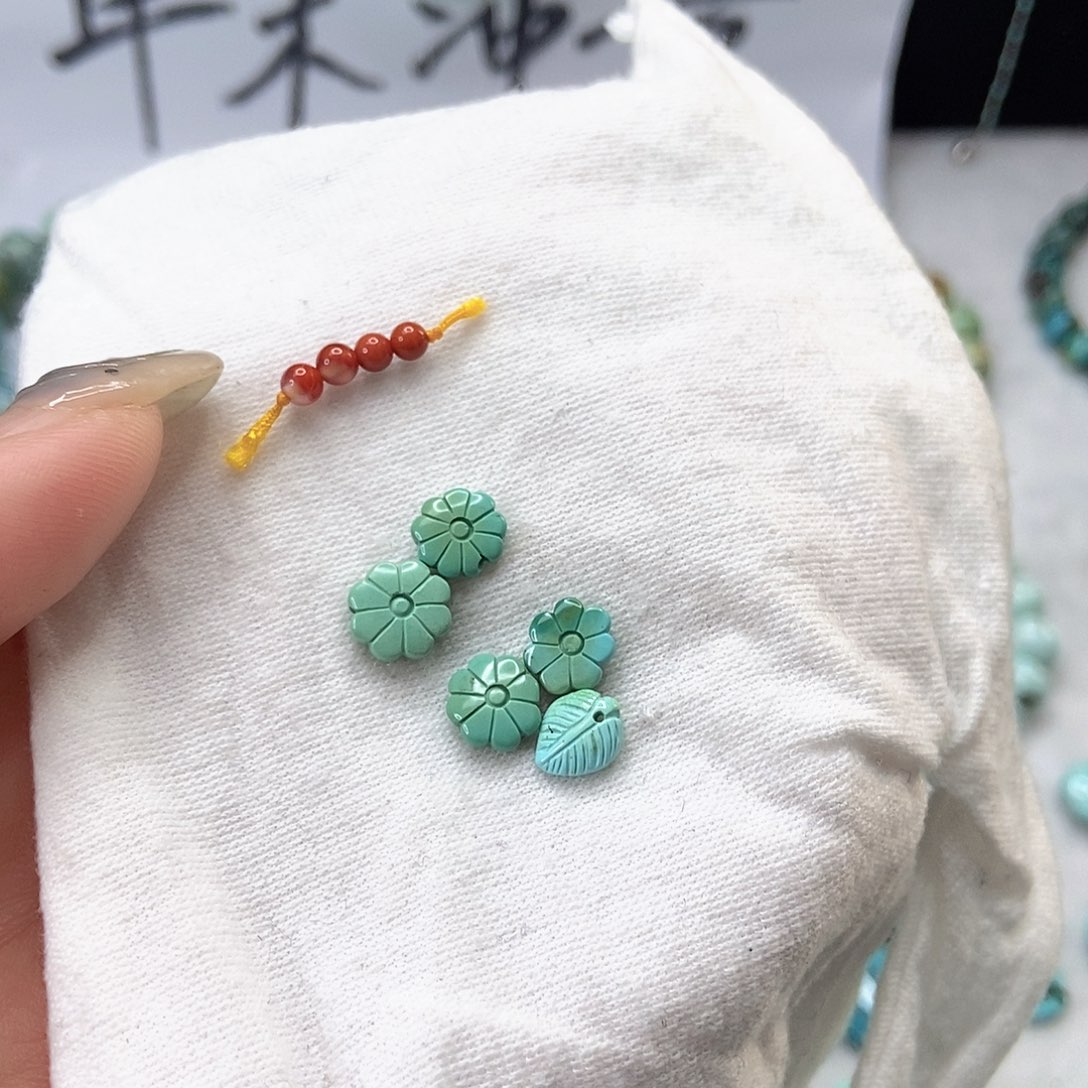 南红玛瑙未镶嵌珠宝奇石