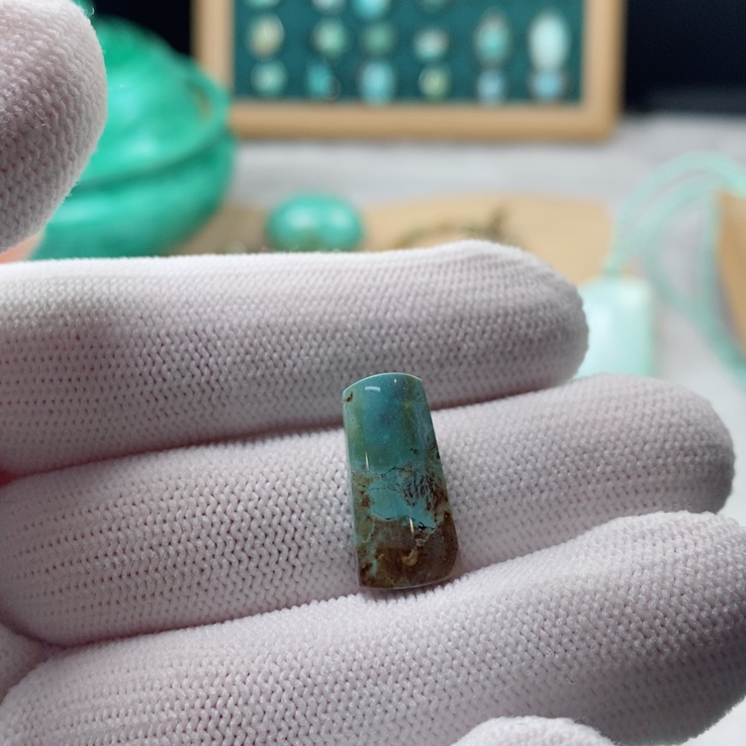 绿松石颈饰未镶嵌