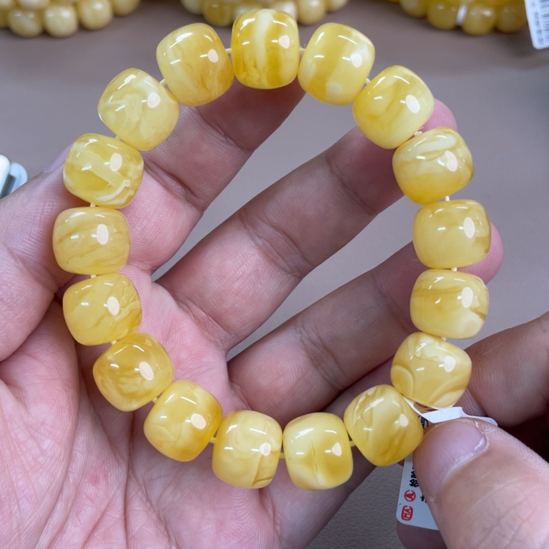 琥珀裸石未镶嵌012000000000