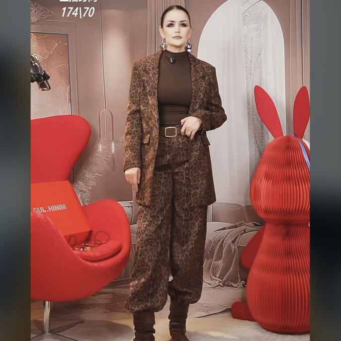 豹纹款的裤子休闲女士套装