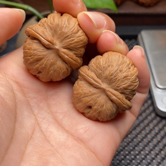 李***铭文玩核桃吊坠36.5全品平谷元宝