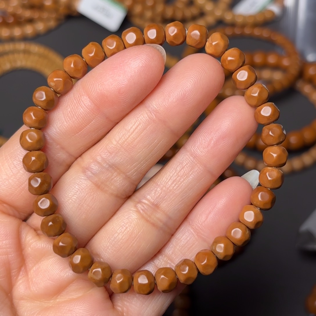 橄榄核手串M****O橄榄核尖无相单圈