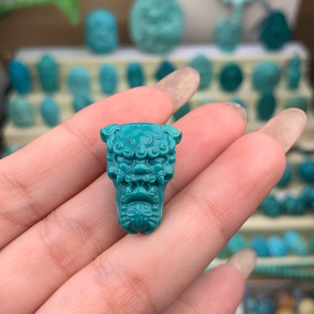 绿松石未镶嵌珠宝奇石