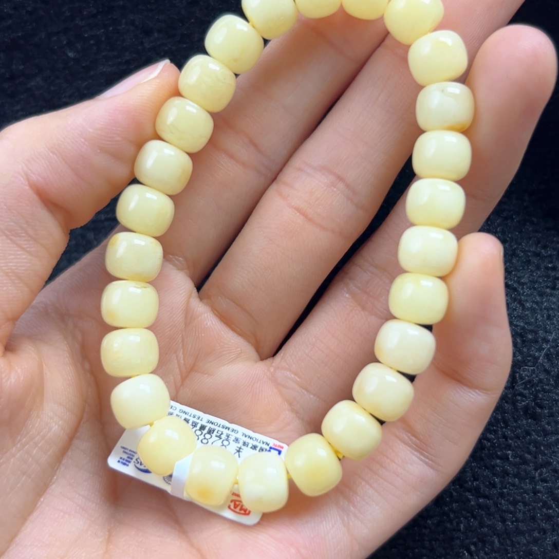 未镶嵌琥珀珠宝奇石