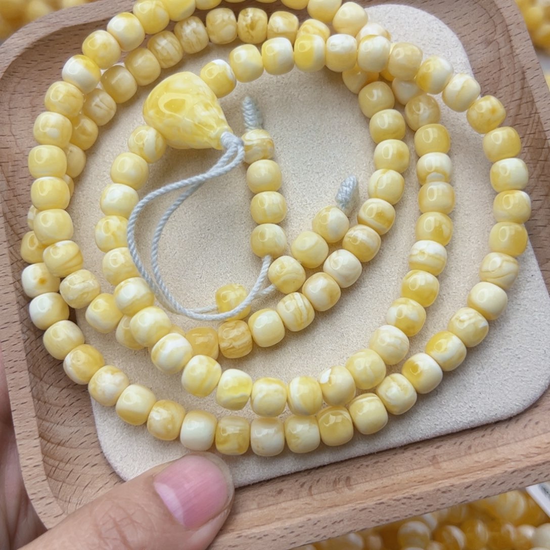 蜜蜡手串未镶嵌34克，老型108