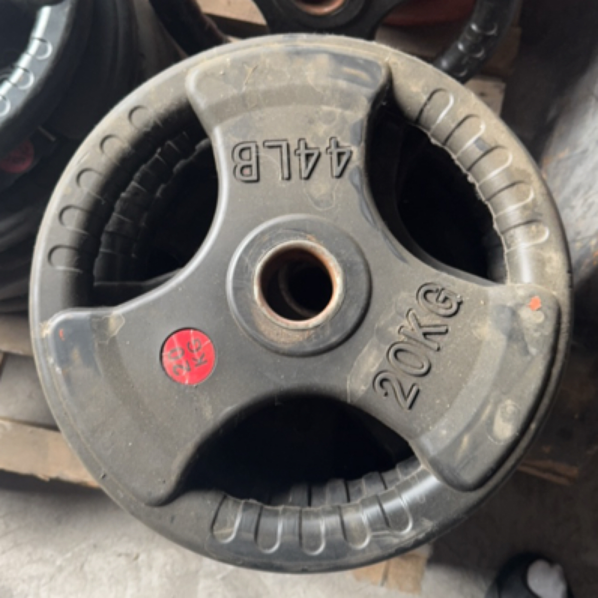 00016杠铃片三孔包胶20公斤一对