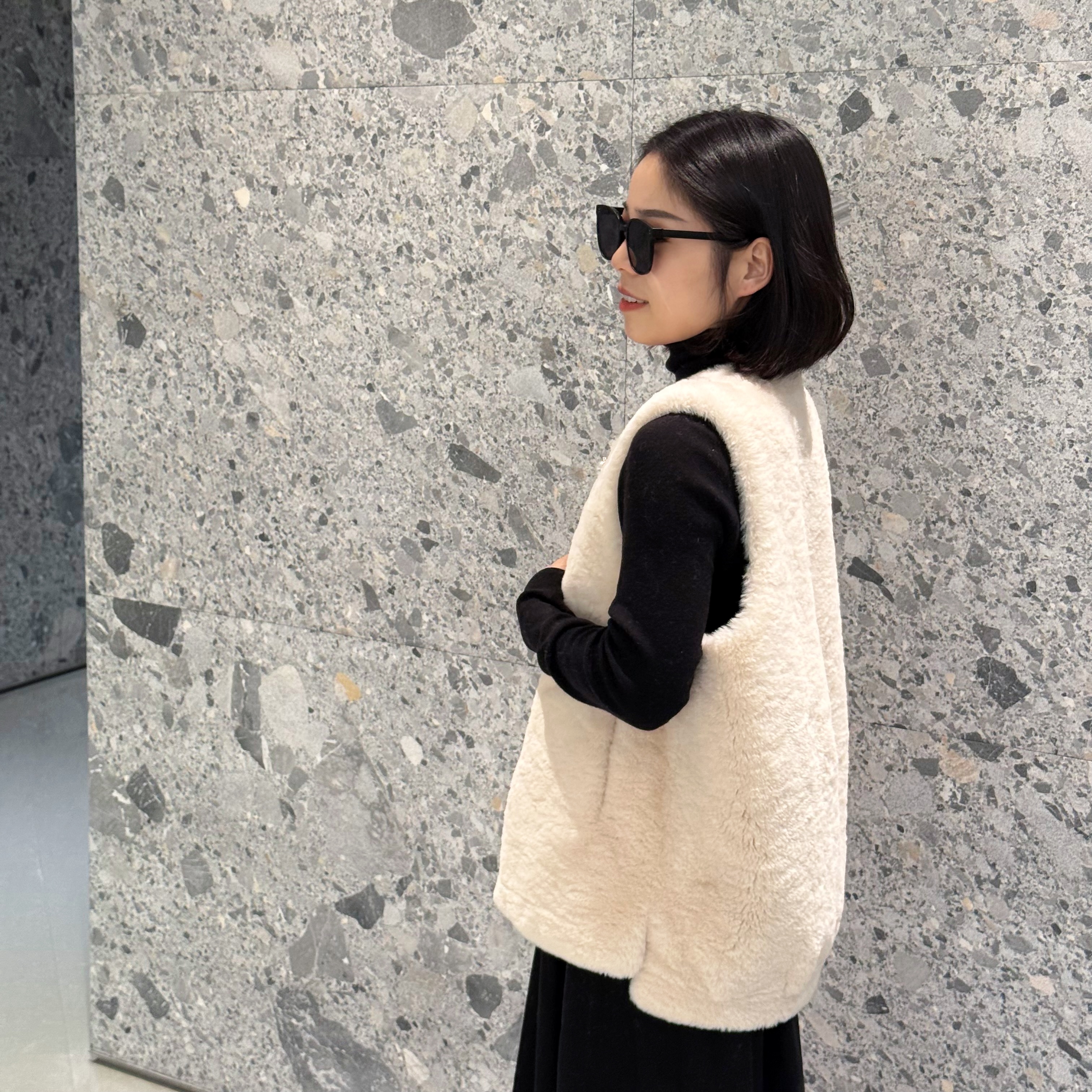 22033显瘦毛毛马甲