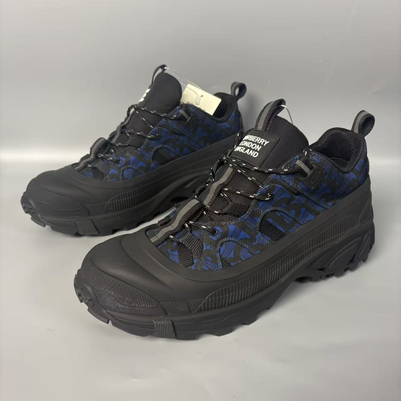 95新 BURBERRY/博柏利 黑蓝色厚底板鞋43欧码jx701