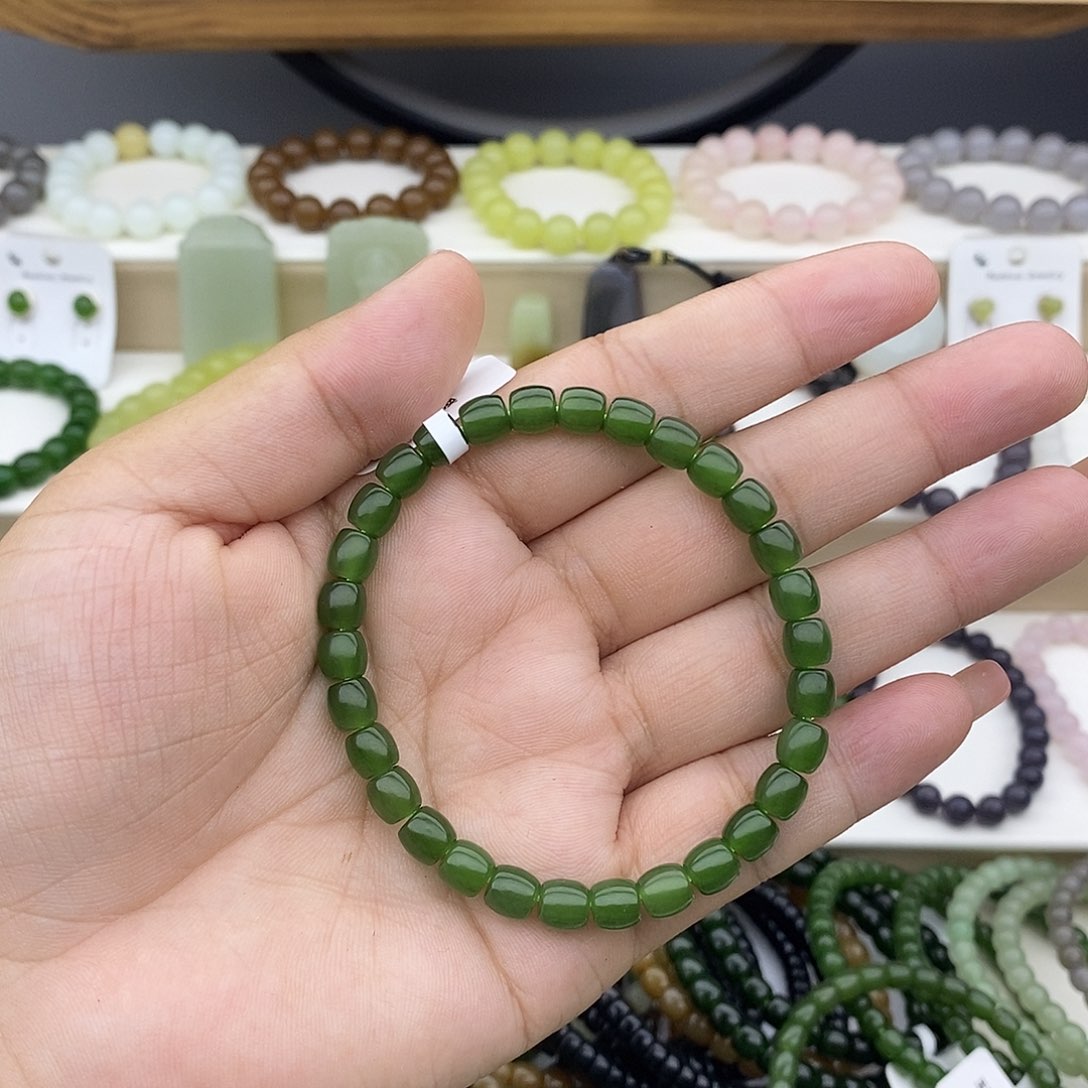 未镶嵌和田玉手链深**庞