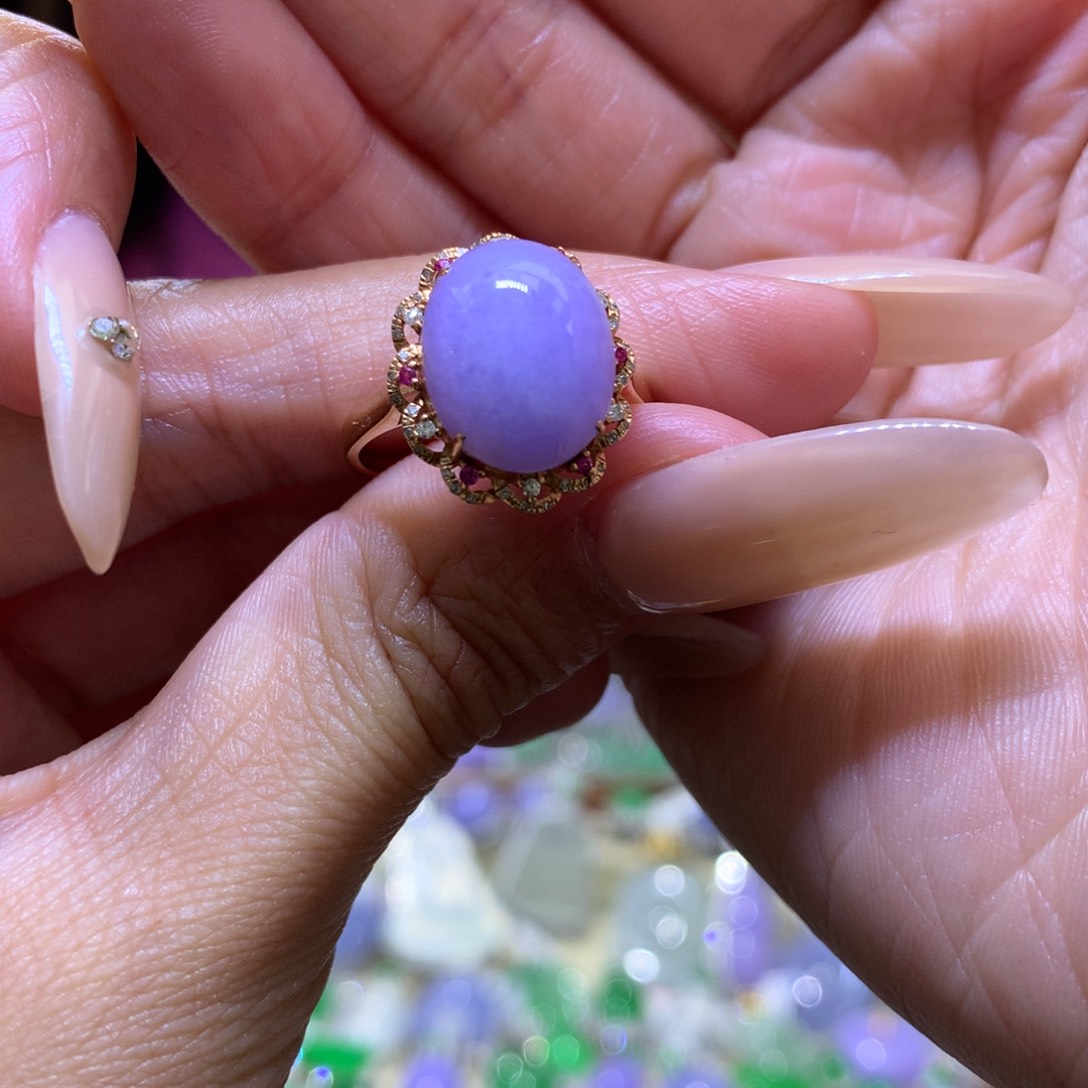 颈饰18K金镶嵌翡翠