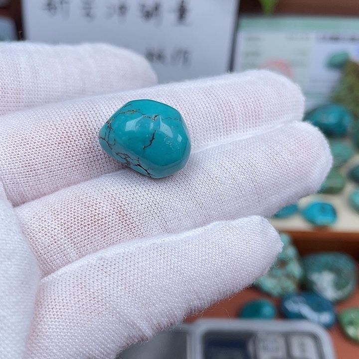 绿松石未镶嵌珠宝奇石