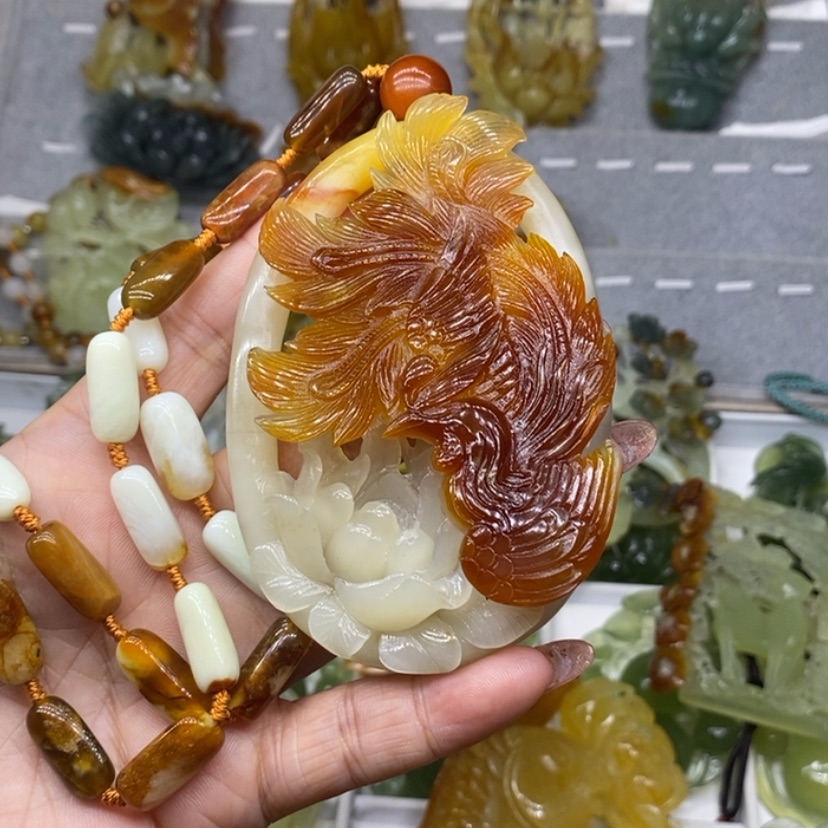 【闪购商品】蛇纹石玉颈饰未镶嵌?****?