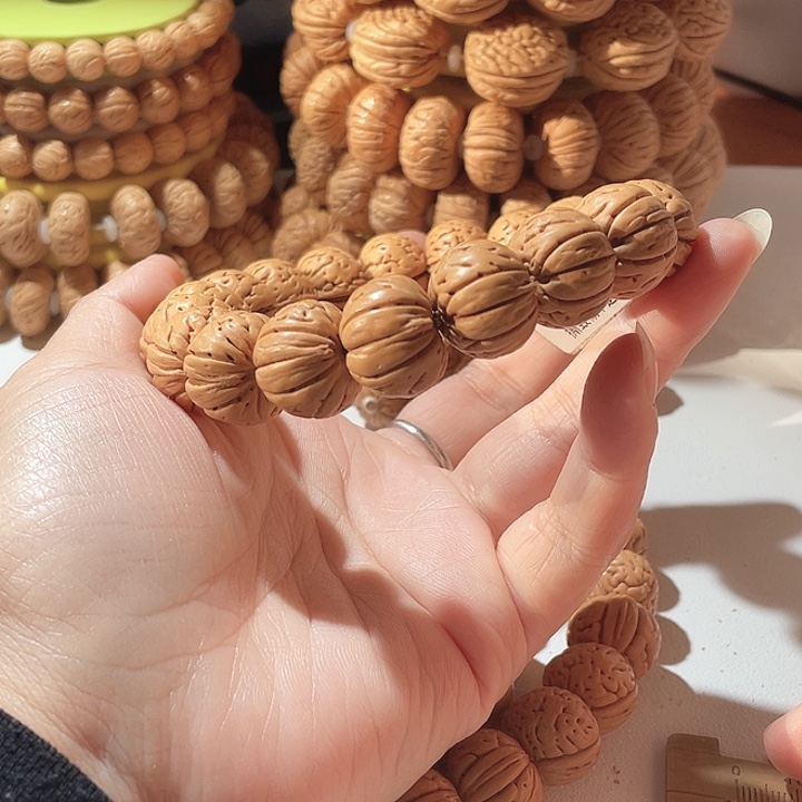 小***哥桃核吊坠桃核手串树王18