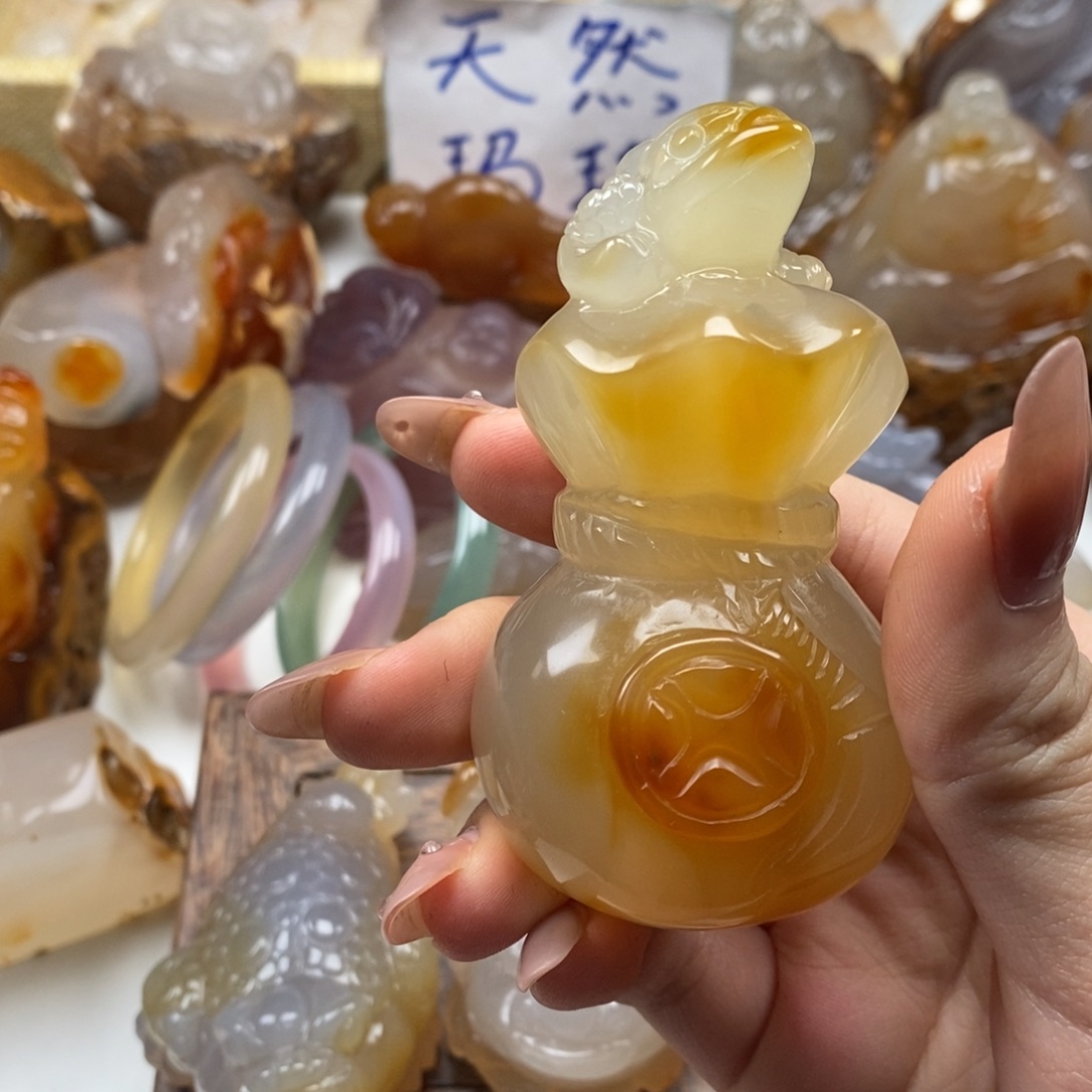 平***玛瑙/玉髓未镶嵌颈饰