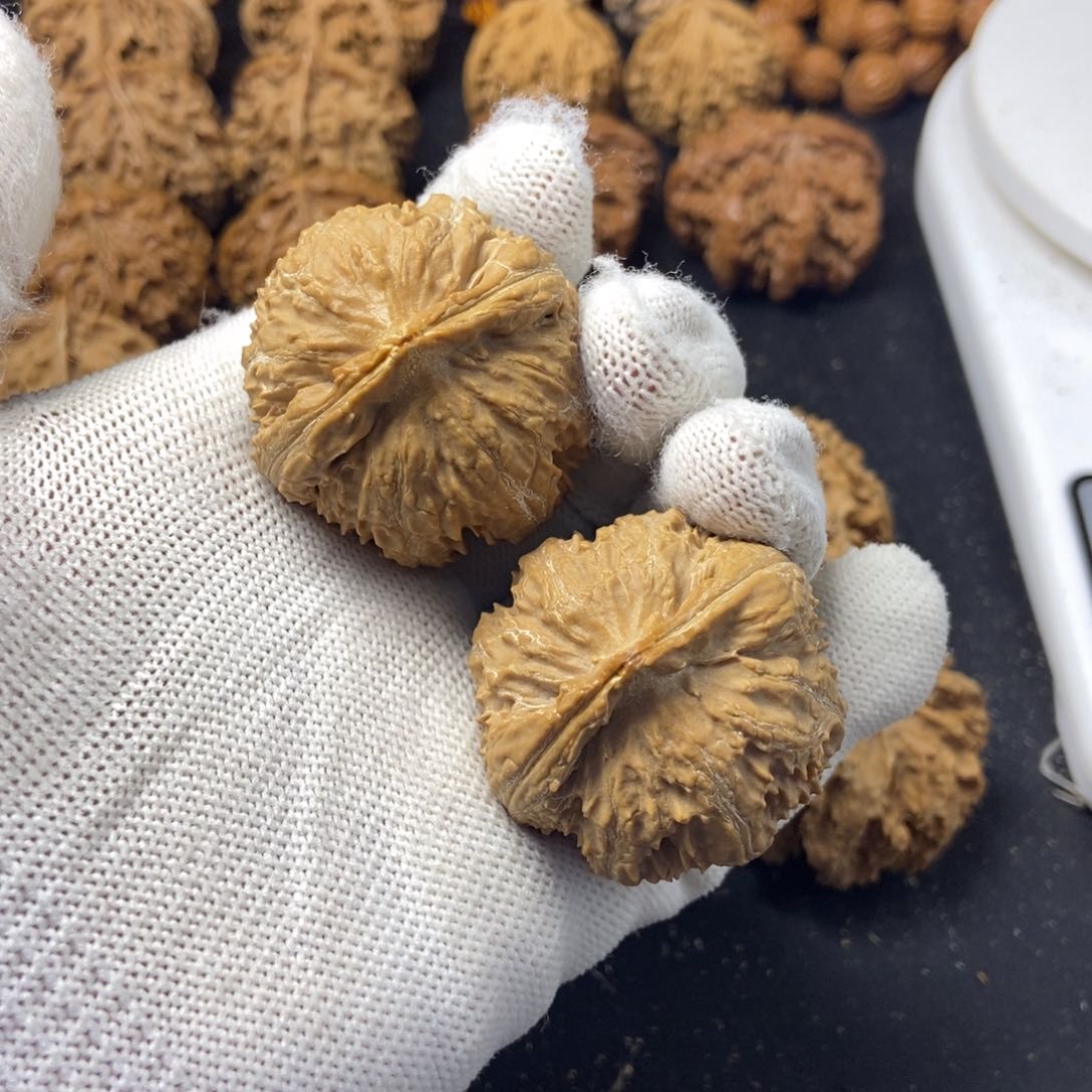 桃核把件悟**我秦岭核桃小笼包39