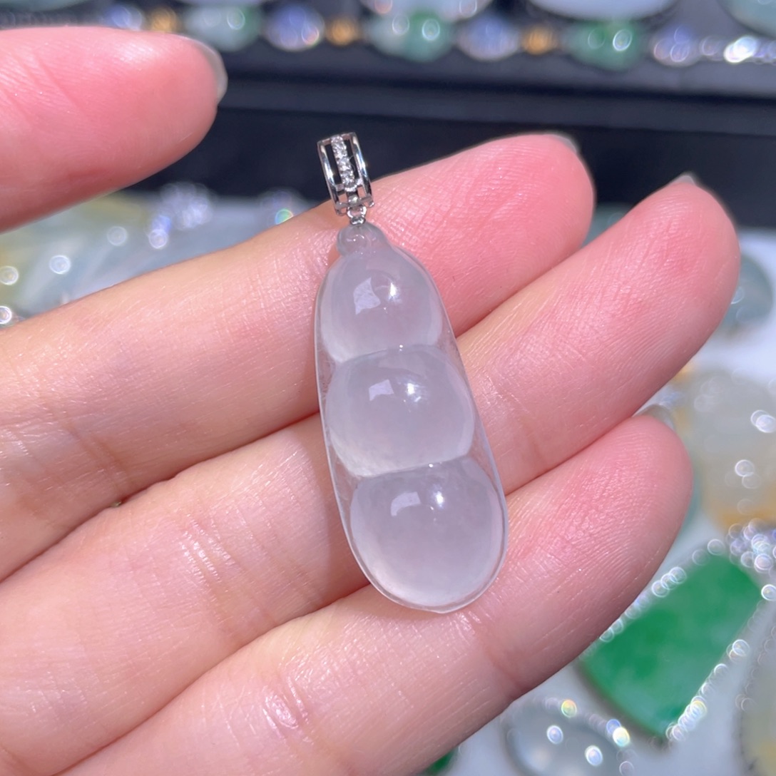 颈饰18K金镶嵌翡翠翡翠