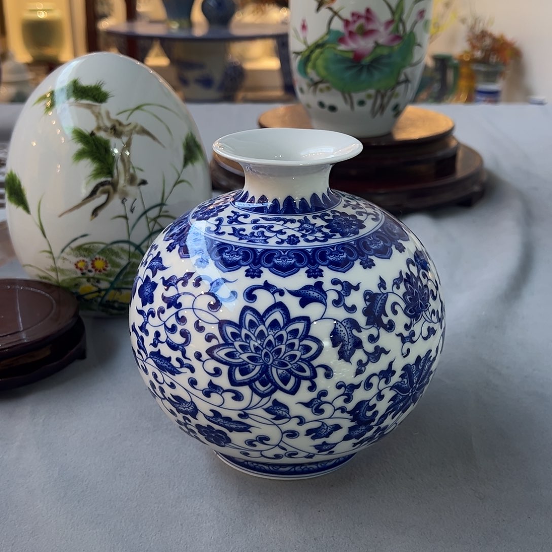 摆件陶16.5cm青花缠枝莲石榴瓶