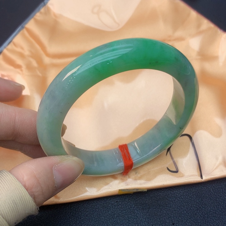 未镶嵌手镯翡翠翡翠手镯