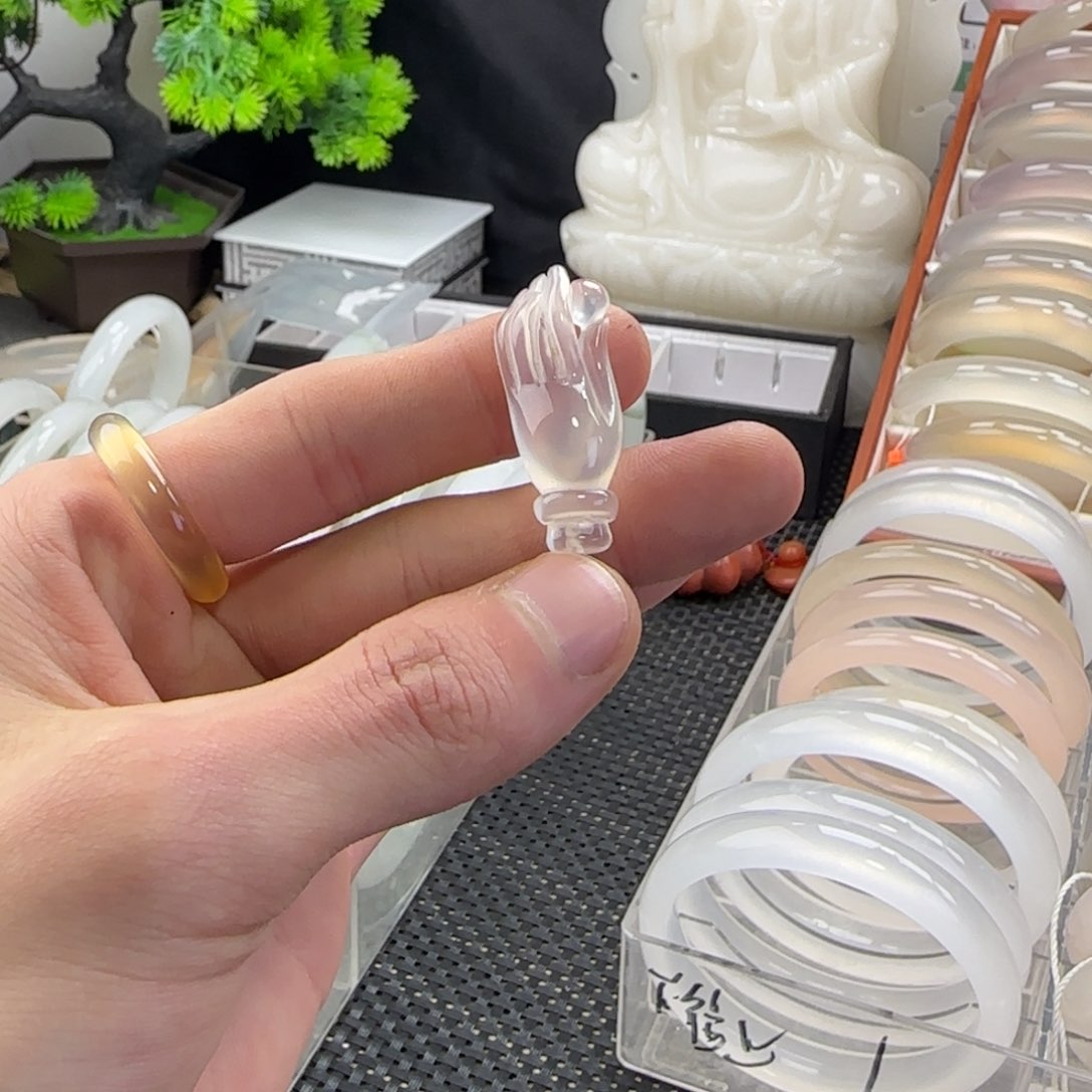 玛瑙/玉髓颈饰未镶嵌