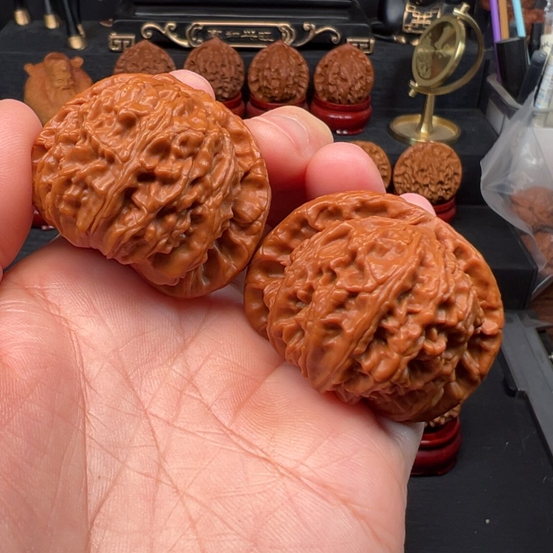 文玩核桃吊坠42白狮子