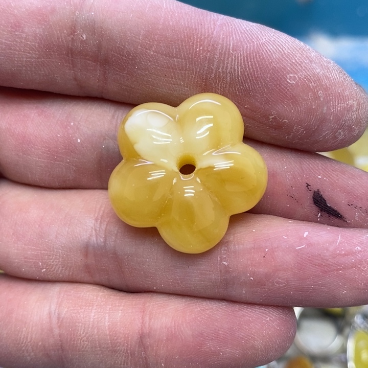 蜜蜡裸石未镶嵌吊坠