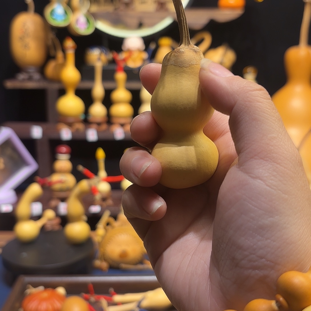 阳***亿大叶紫檀（黑酸枝木类）