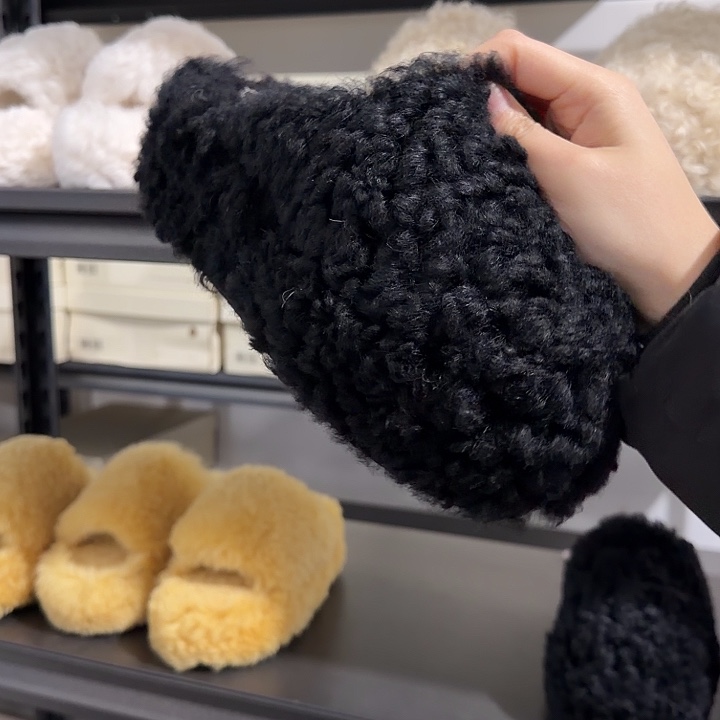 38黑色卷毛包脚五厘米