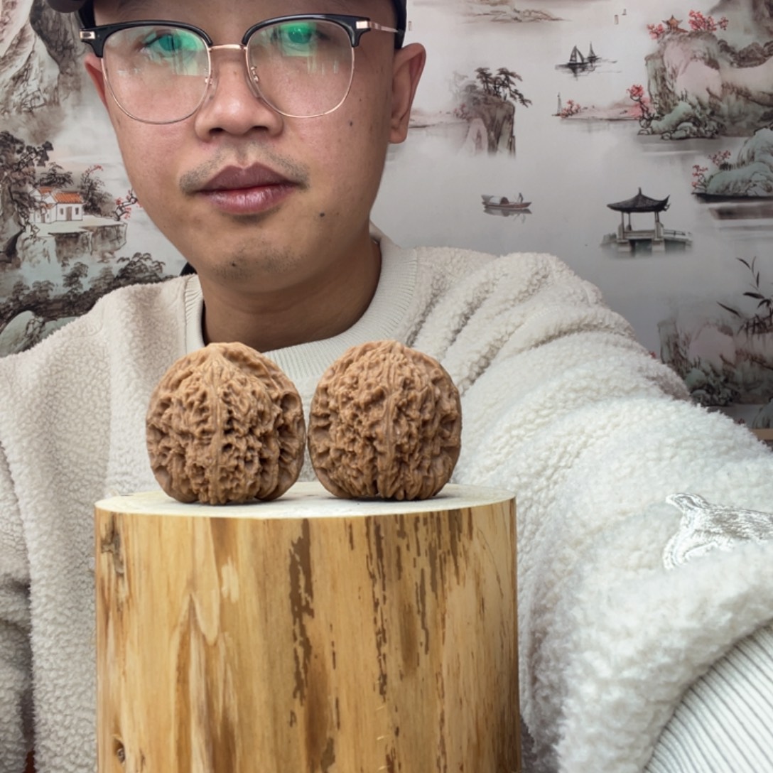 文玩核桃把件南疆石