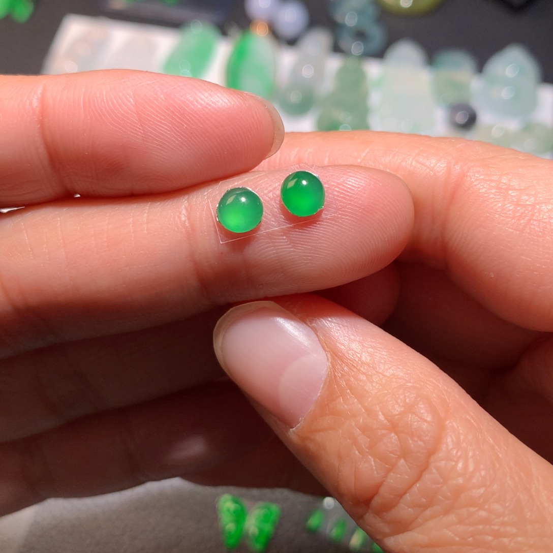 翡翠颈饰未镶嵌锦*蛋面