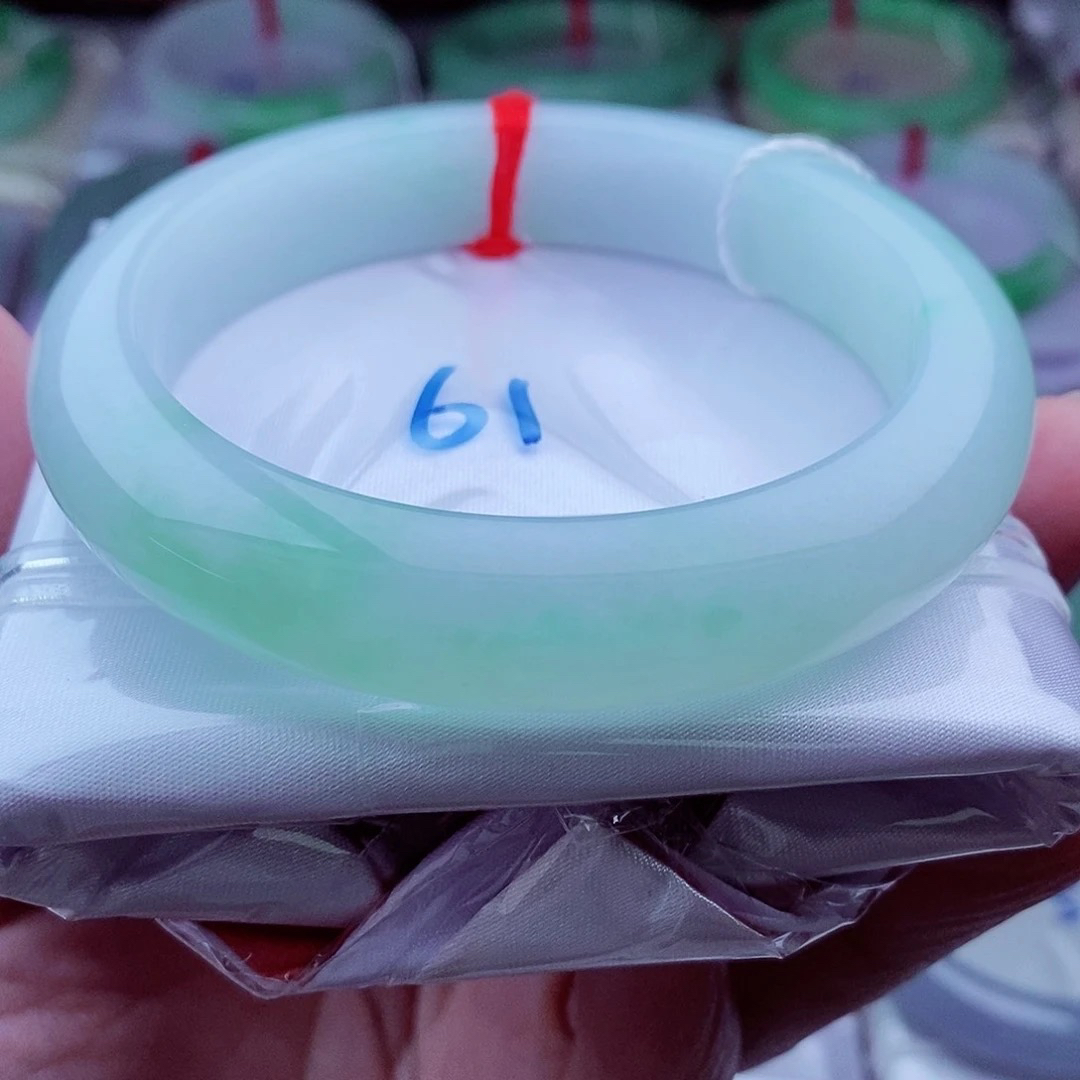 0566正61浅阳绿冰起胶温婉气质天然缅甸翡翠A货传承60.7，13.0，9.5