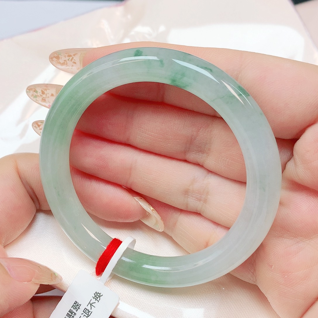 翡翠未镶嵌手镯抖音178