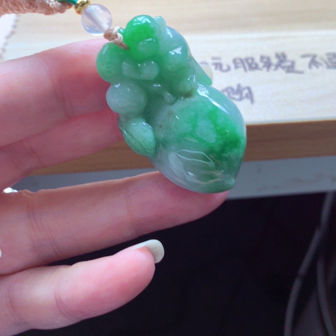 翡翠未镶嵌颈饰吊坠