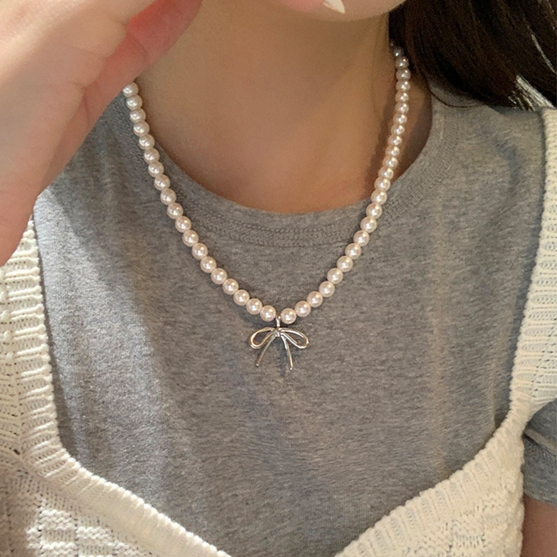 铜合金项链 简约珍珠蝴蝶结项链女款高级感串珠锁骨链小众法式ins