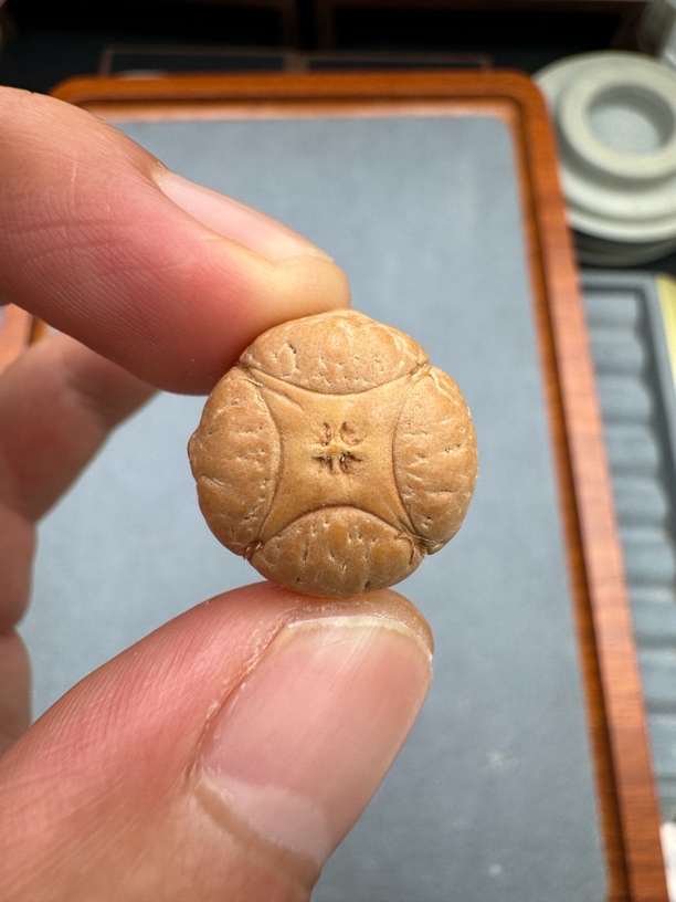 18+玉化皮正圆梅花麒麟眼菩提，凤眼手串三通佛头wj0529