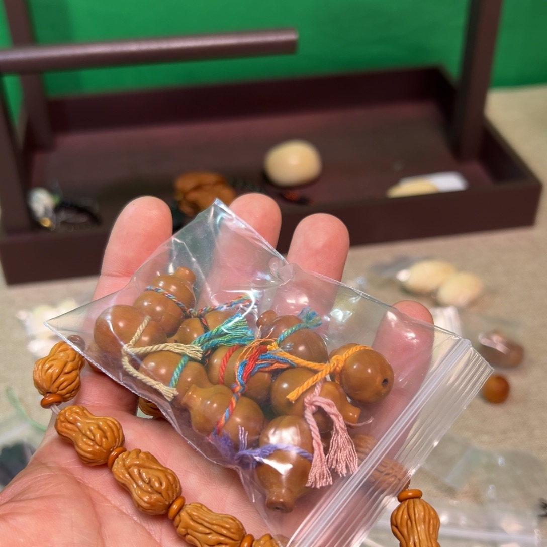 木质桃核小手串一串