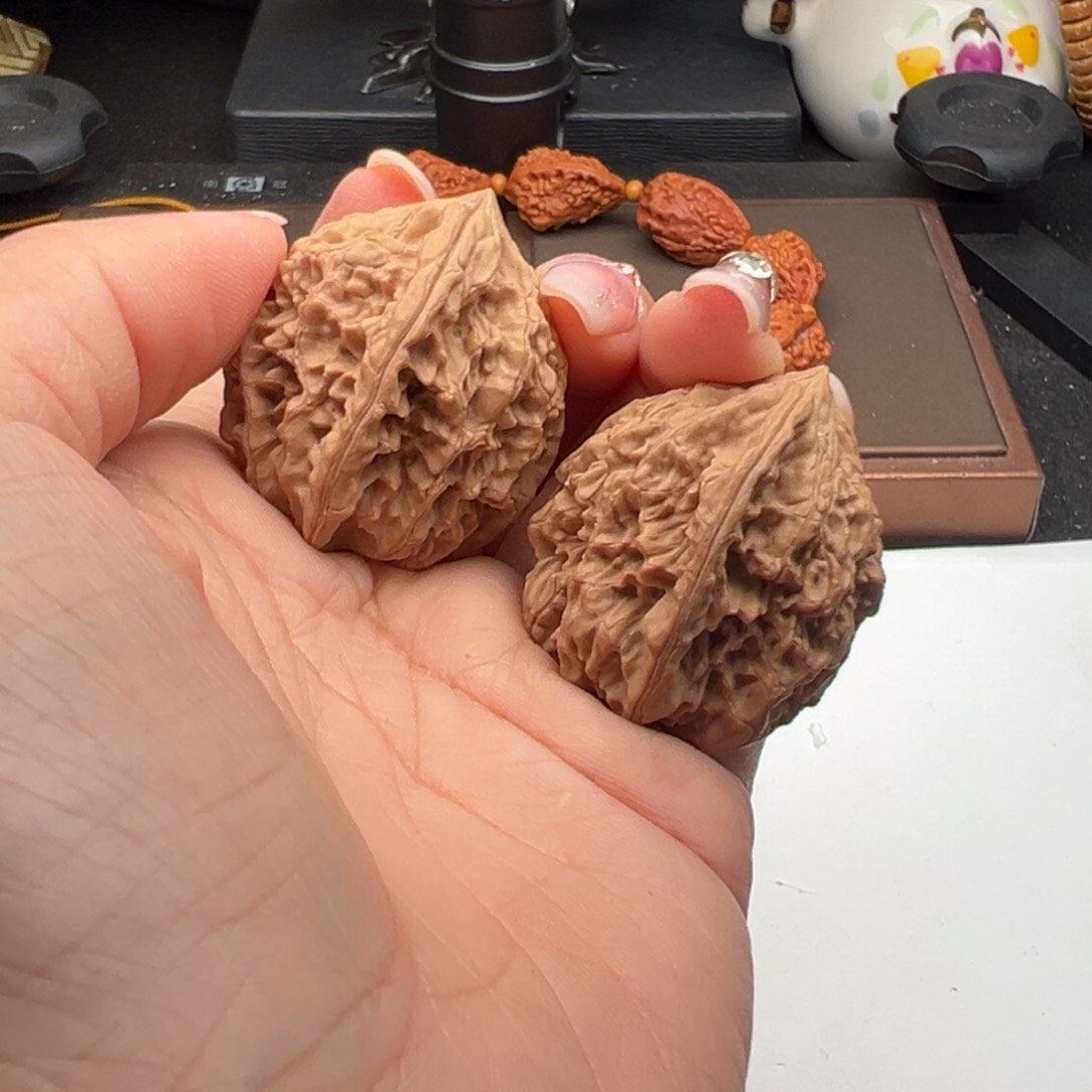 文玩核桃把件石三棱