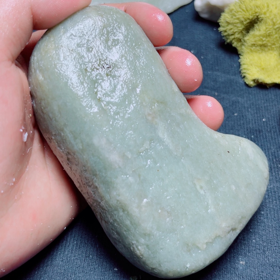 和田玉（糖玉）未镶嵌珠宝奇石