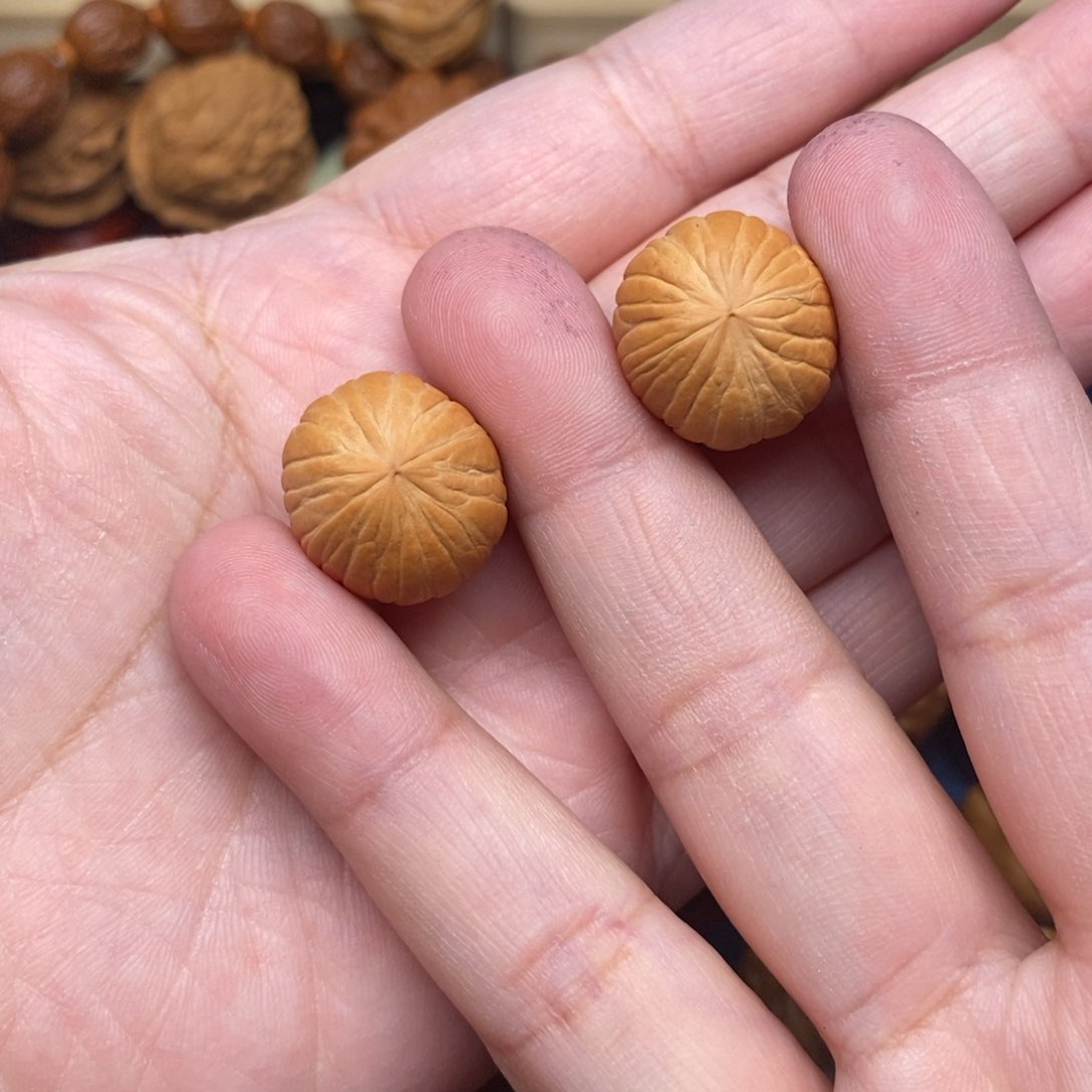 文玩核桃把件手捻猴头