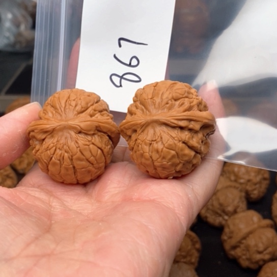 桃核吊坠多**生867甲骨纹狮子