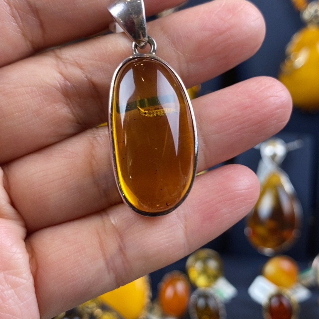 琥珀颈饰银S925镶嵌虫珀