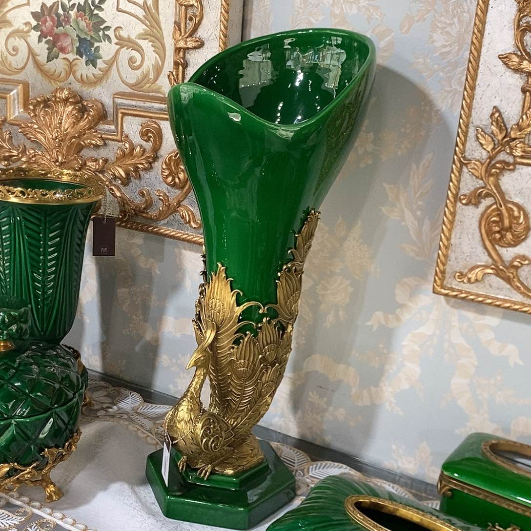 摆件F3121铜配瓷祖母绿经典重工孔雀花瓶