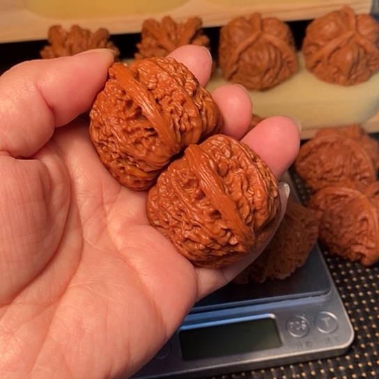 东***帅吊坠文玩核桃核桃