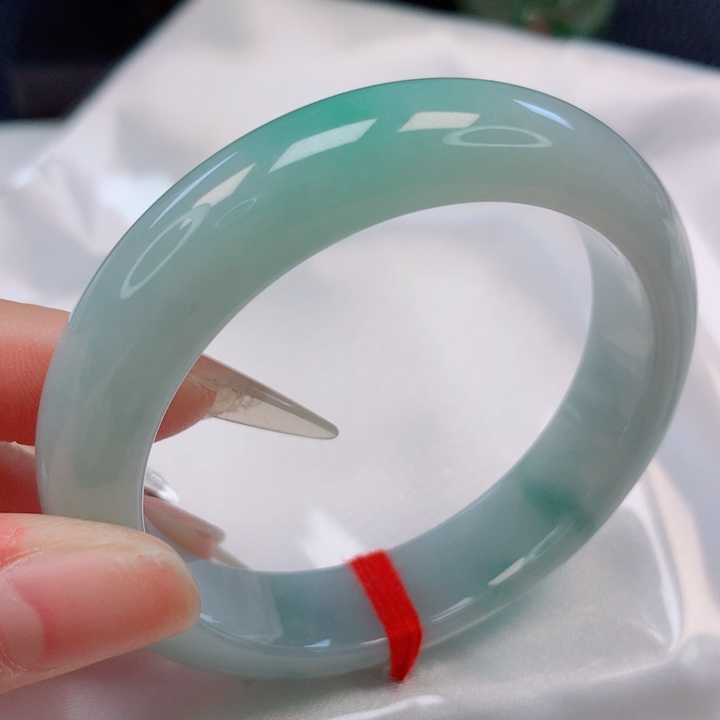 翡翠手镯未镶嵌51圈