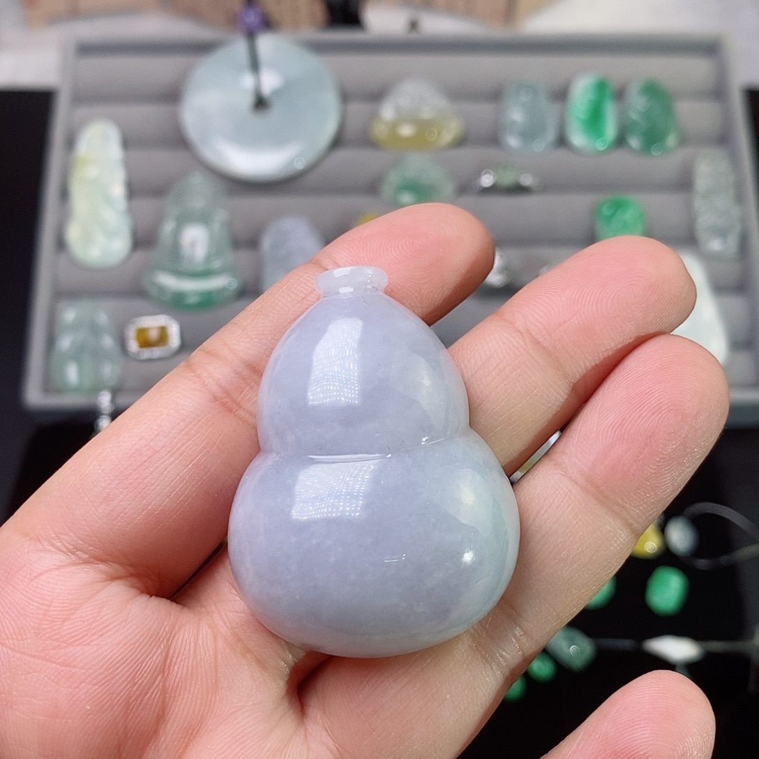 翡翠未镶嵌颈饰大葫芦