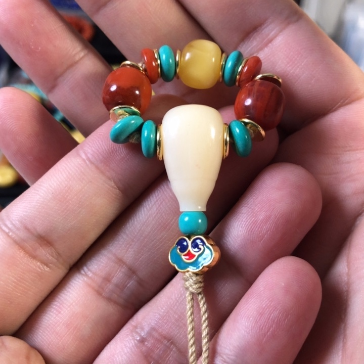 蜜蜡珠宝奇石未镶嵌